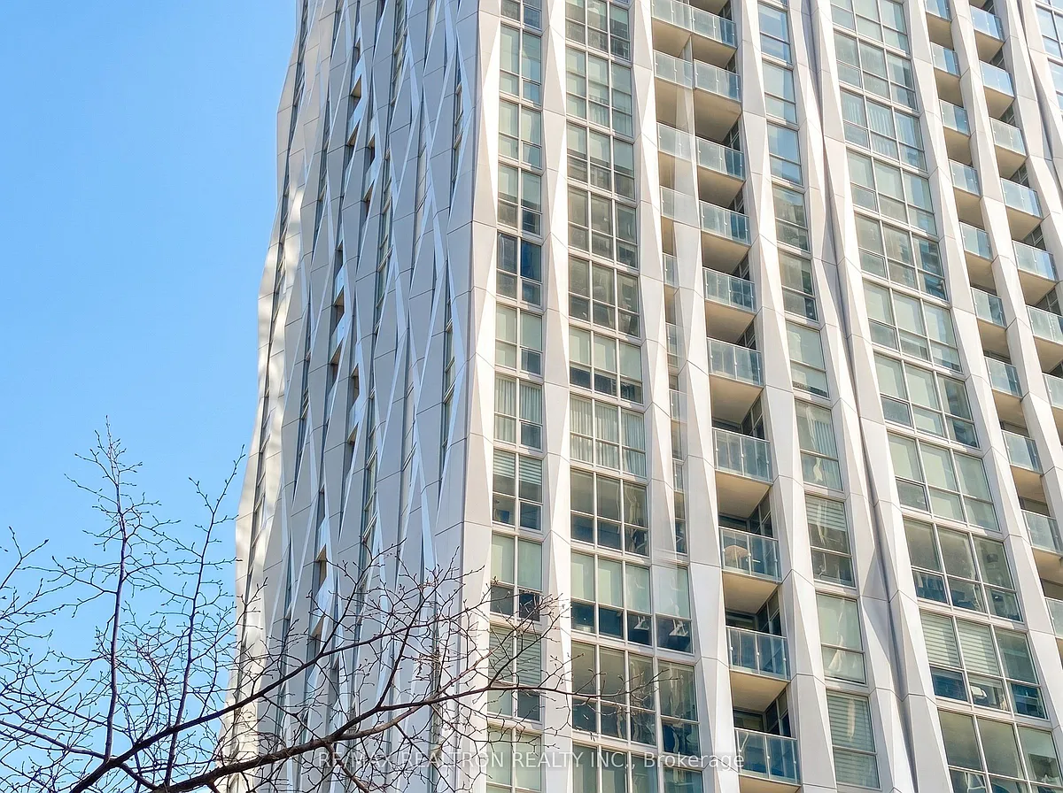 Building Photo - 1 Yorkville Ave #4402