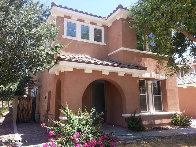 1st image of 1136 W Dawn Dr