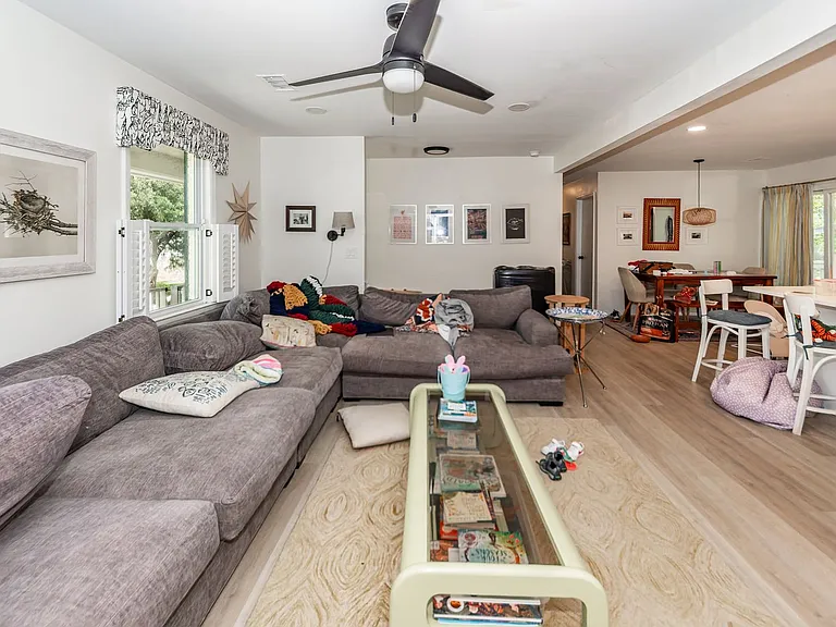 2045 Lake Ave — Photo 5