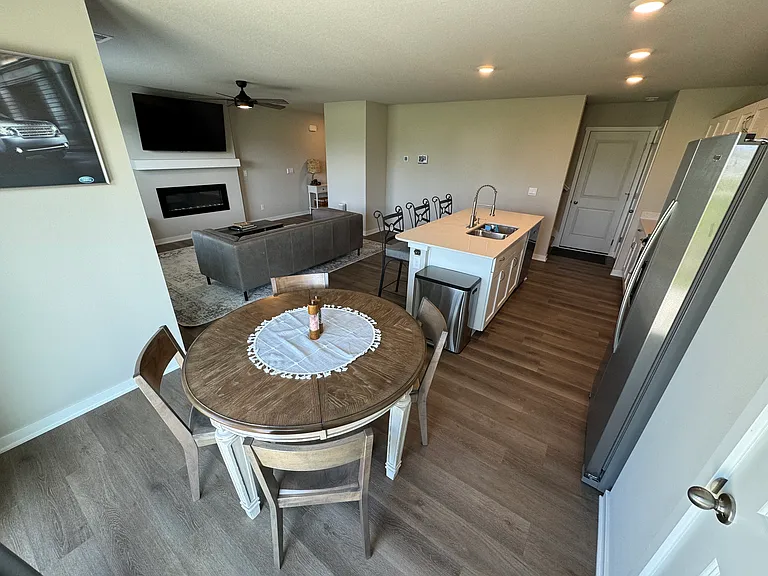 4221 Mongoose Ln — Photo 1