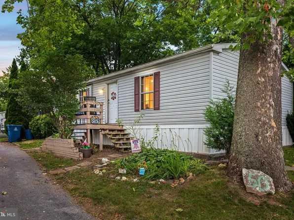 50 Cedarwood Ln, Phoenixville, PA 19460