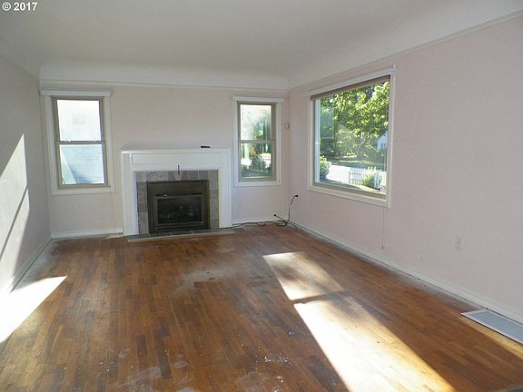 2nd image of 901 NW 45th St