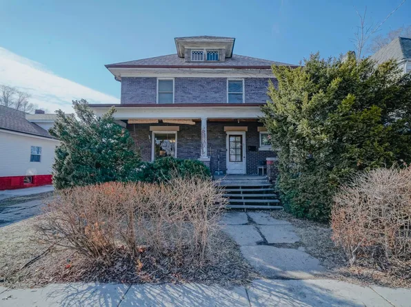 703 S 3rd St, Rockford, IL 61104