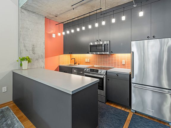 3rd image of 855 Folsom St APT 131