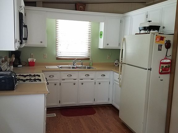 3rd image of 337 S Parkway Dr