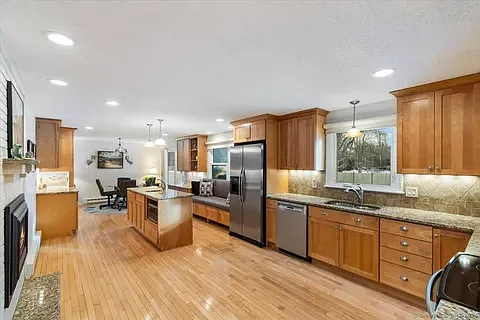 2 Colonial Dr — Photo 14