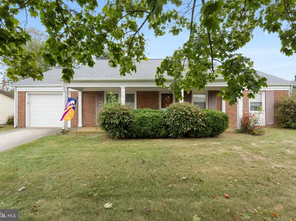 52 Grayson Cir, Willingboro, NJ 08046
