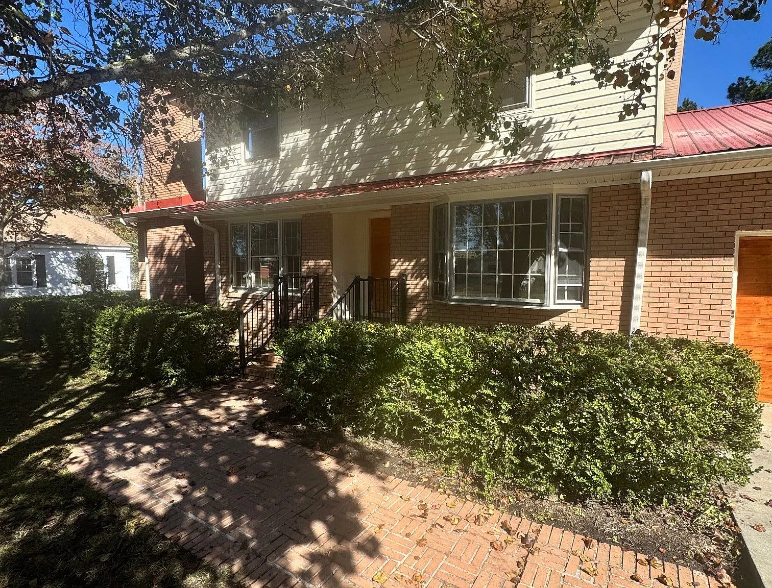 3 bed, 2.5 bath, 1900 sqft, $1,700 — Photo 2