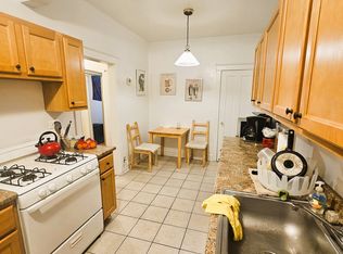 6900 N Sheridan Rd #3A, Chicago, IL 60626