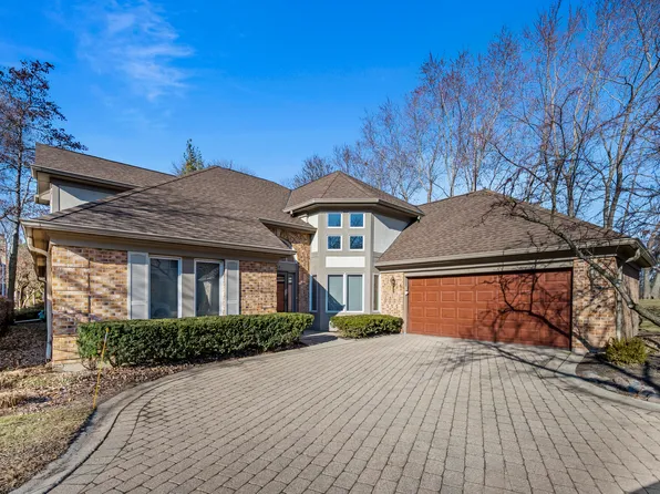 556 Rivershire Pl, Lincolnshire, IL 60069
