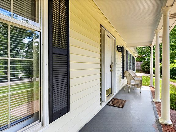 2nd image of 9 Williams Rd