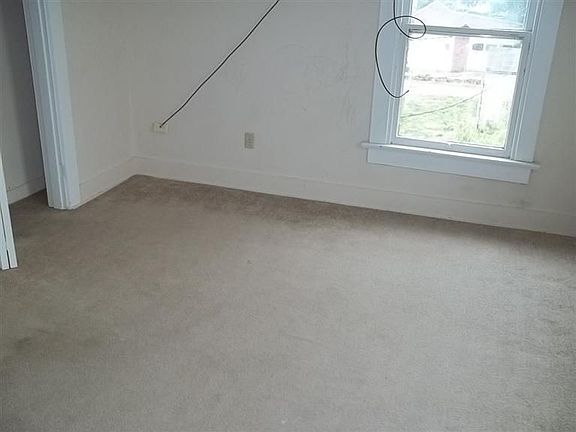 5th image of 1627 Gondert Ave