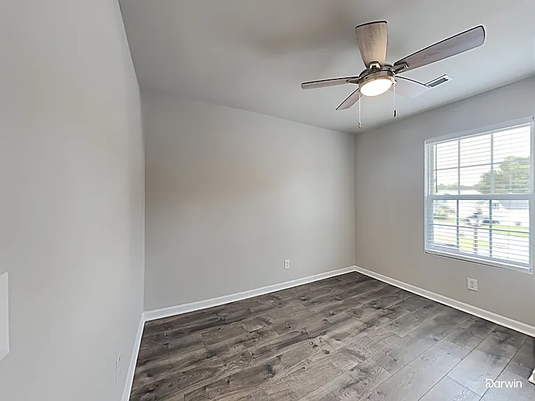448 Courtland Dr — Photo 12