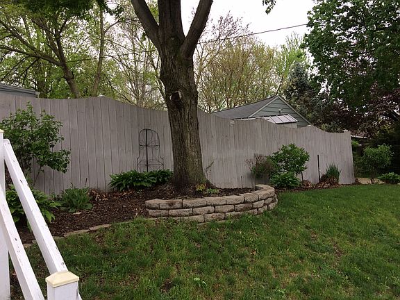 Side of house, privacy fence