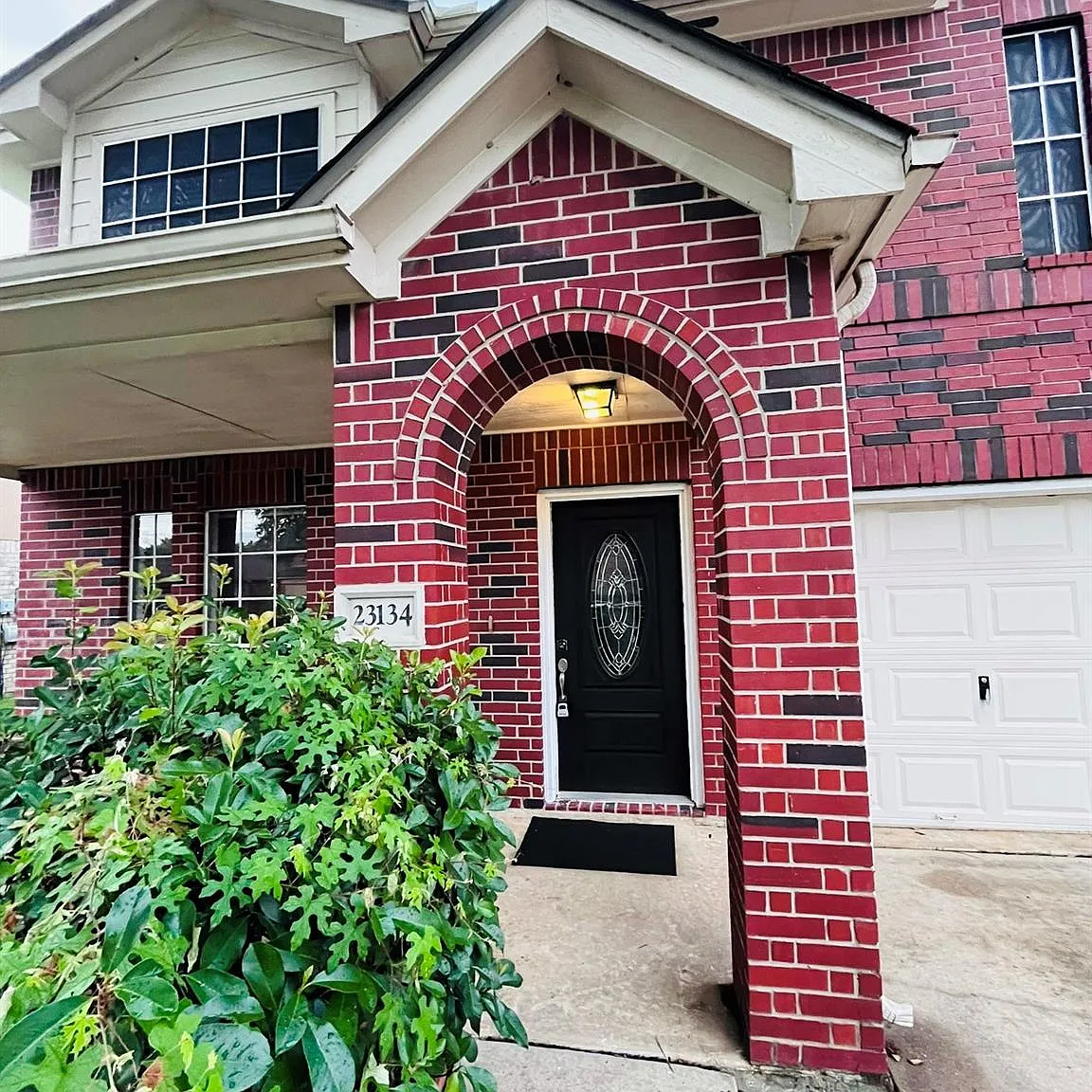 3 bed, 2.5 bath, $2,300 — Photo 3