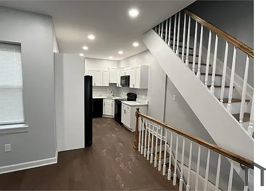 234 E Stella St — Photo 5