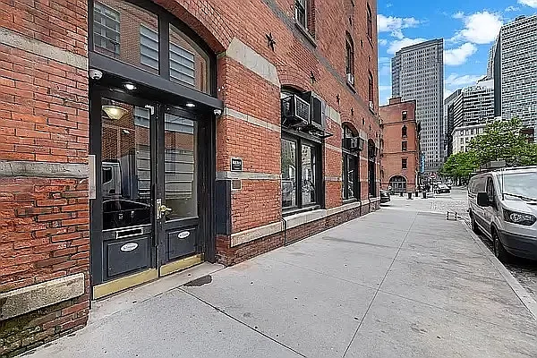 Rented by REAL New York | media 20