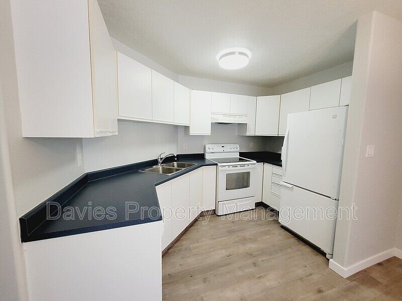 1st image of 10827 85th Ave NW #102