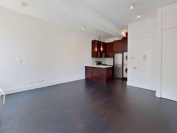 3rd image of 31 Union Sq W APT 5B