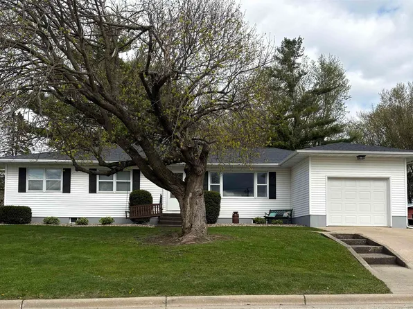 342 Grand St, Highland, WI 53543