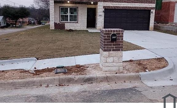 4th image of 5436 Blackmore Ave