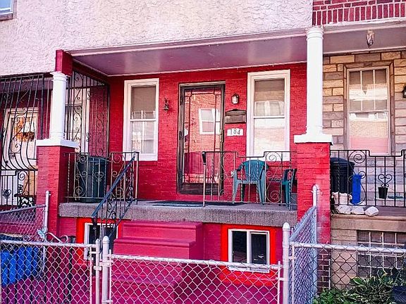 3rd image of 184 W Luray St #2