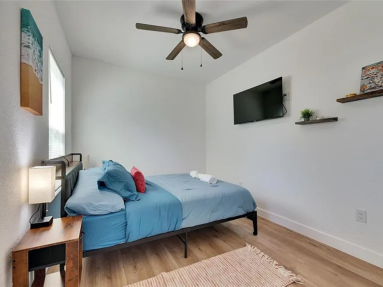 1021 E 25th Ave — Photo 11