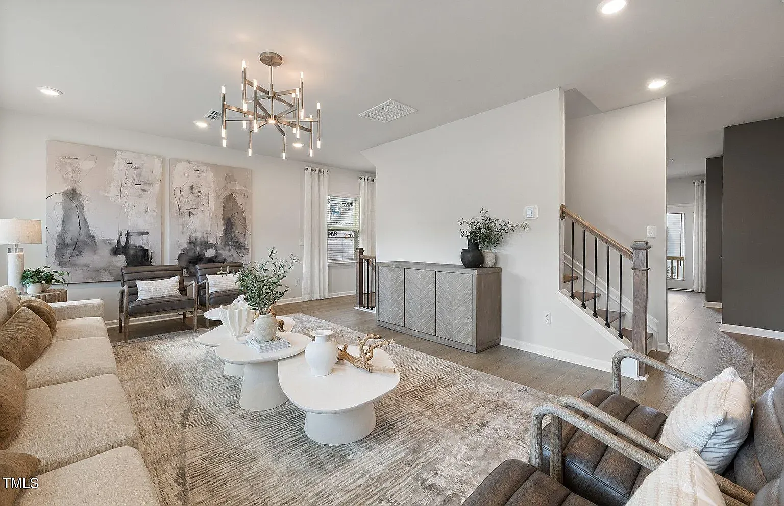 4 bed, 3.5 bath, 2099 sqft, $2,425 — Photo 3