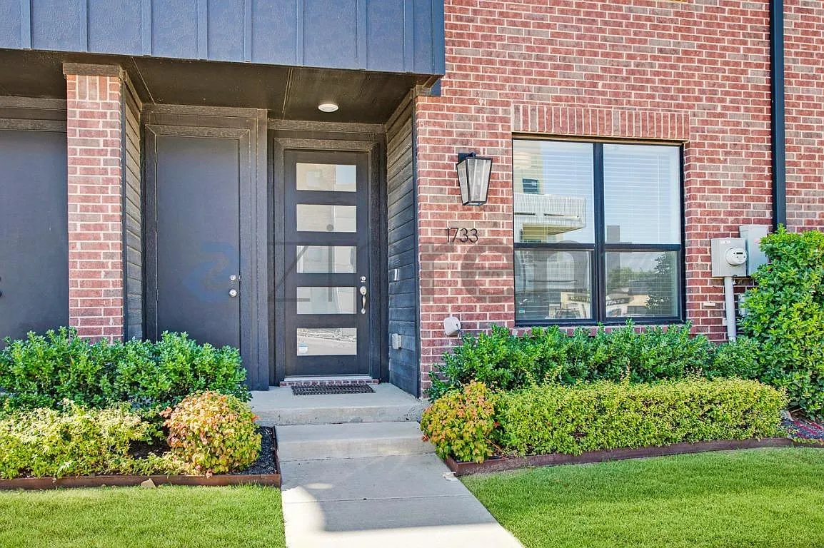 Frisco Heights Addition — Photo 2
