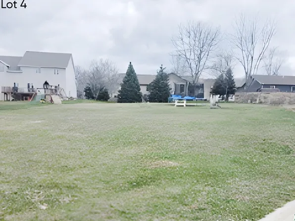 205 Louisiana Ave SW, Orange City, IA 51041