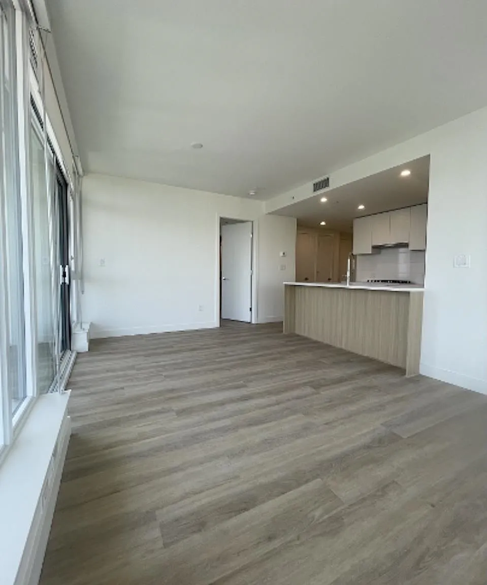 2 bed, 972 sqft, $2,500 — Photo 3