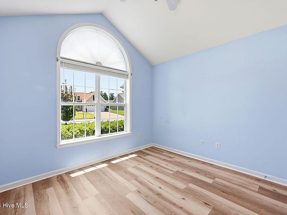4th image of 112 Bermuda View