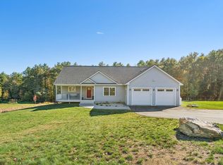 21 Halcyon Dr, Topsham, ME 04086