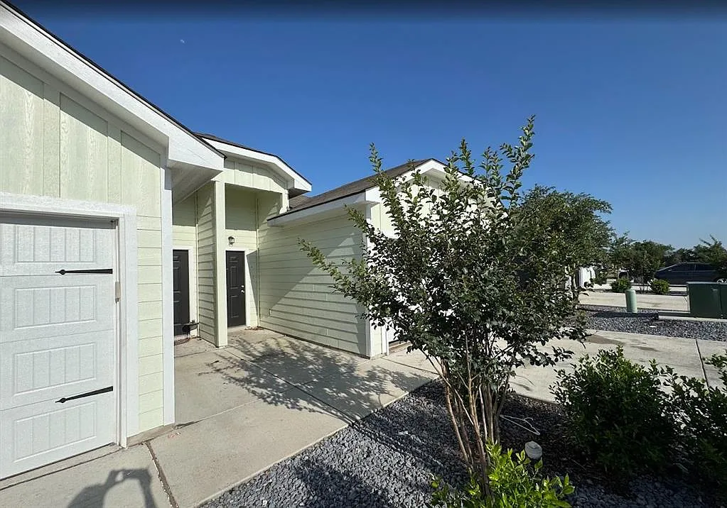 Building Photo - 3414 Scott Cir #3414