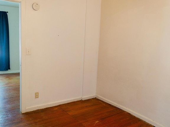 3rd image of 676 E 21st St APT 5
