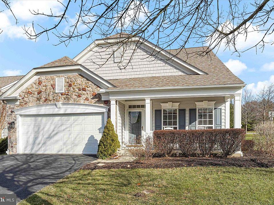1st image of 118 Petunia Dr