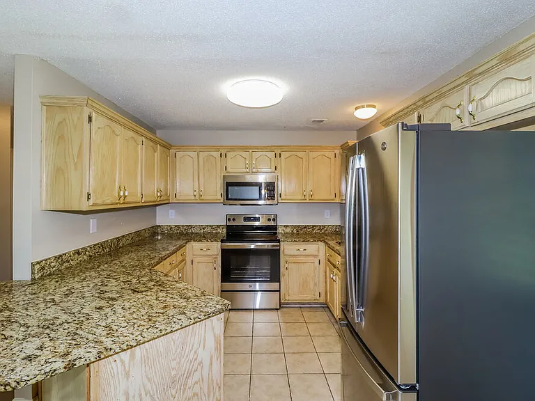 7444 Holly Grove Dr — Photo 8
