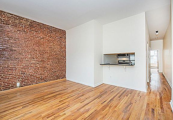2nd image of 250 W 136th St #3
