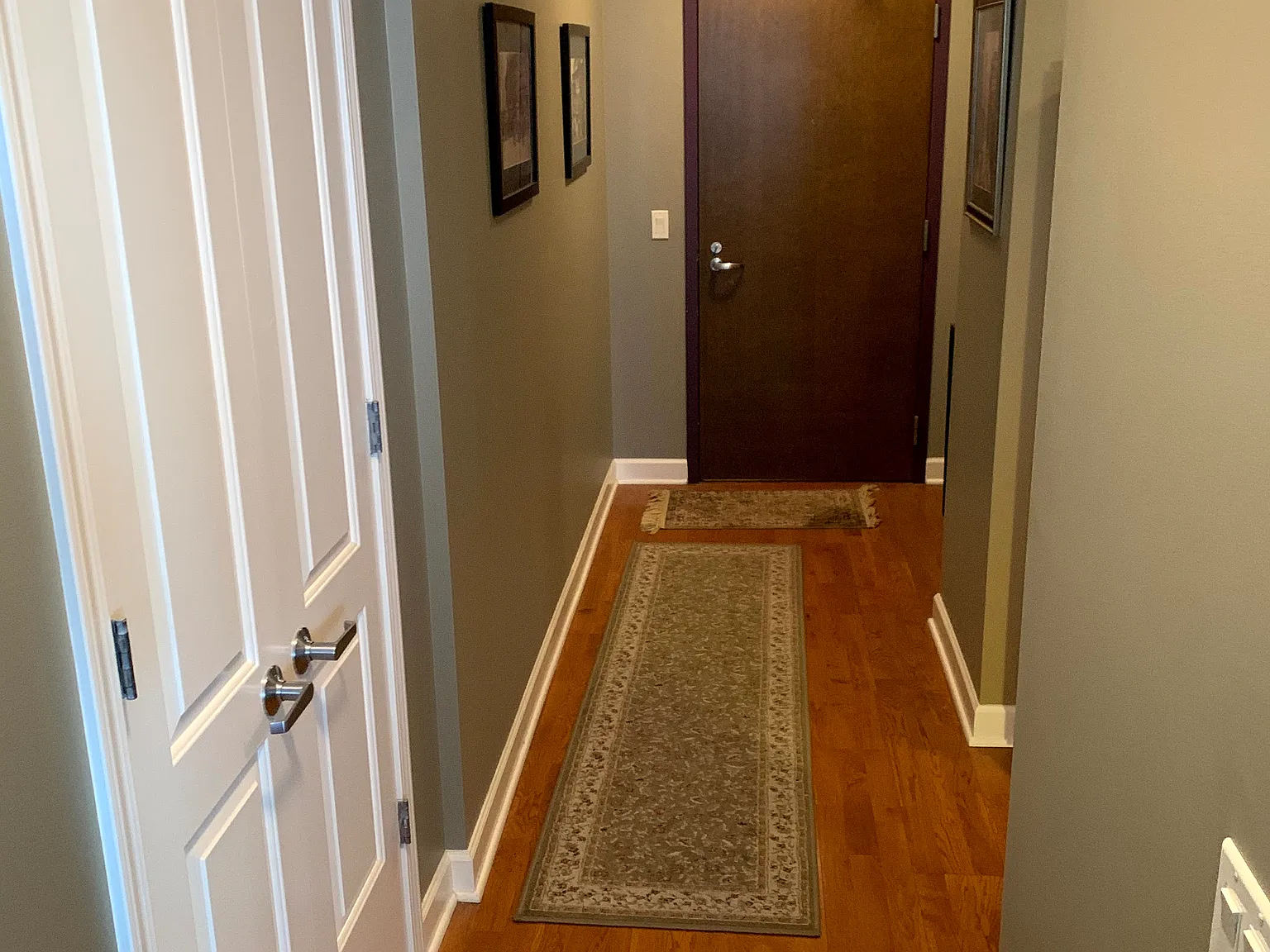 1 bed, 906 sqft, $3,200 — Photo 2