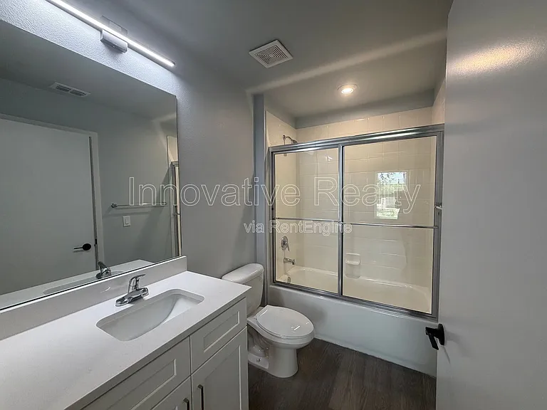 2240 Florida Dr #203 — Photo 16