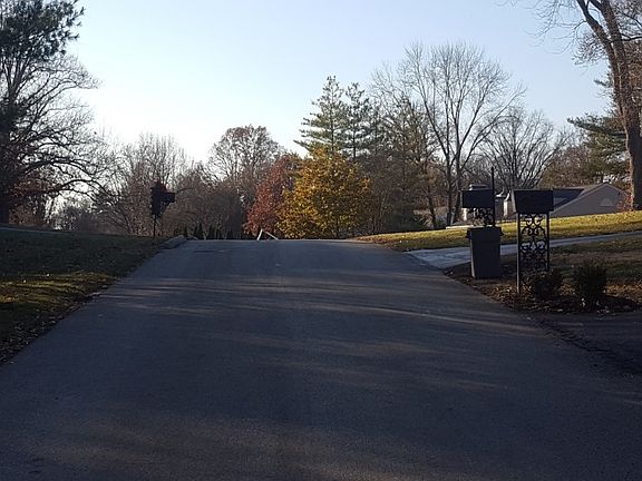 4th image of 626 Oak Valley Dr