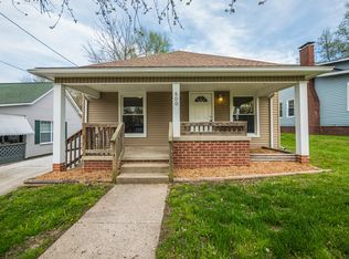 600 S Division St, Carterville, IL 62918