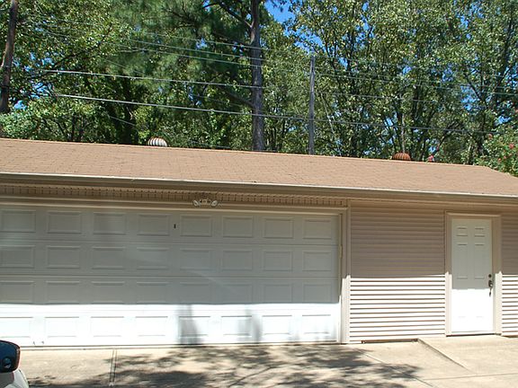 2 Car Garage with Bonus Room