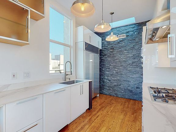 5th image of 650 Rose Ave APT 1