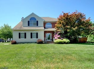 23 Cooper Dr, Ledgewood, NJ 07852