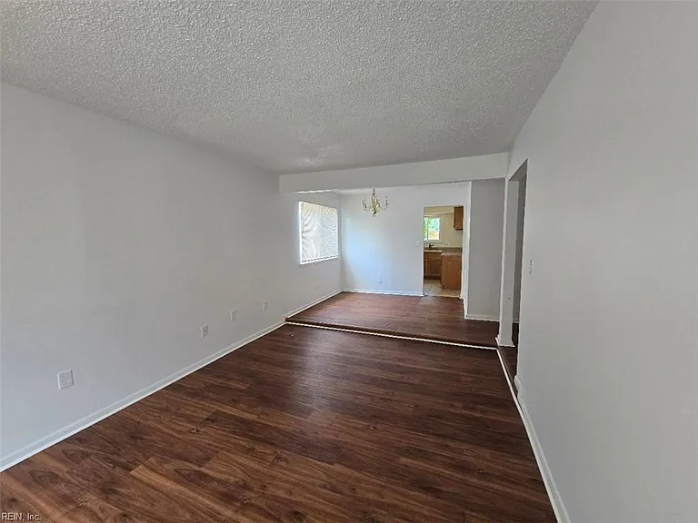 5710 Brandon Blvd — Photo 2