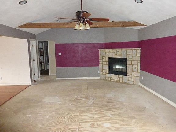 5th image of 113 Christopher Ct Weatherford