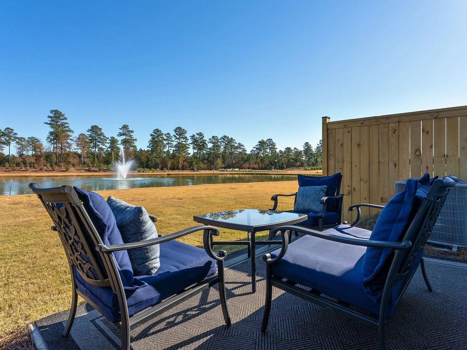4 bed, 2.5 bath, 1900 sqft, $2,835 — Photo 4