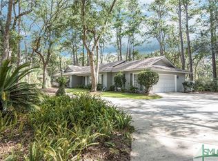 2 Mercer Rd, Savannah, GA 31411