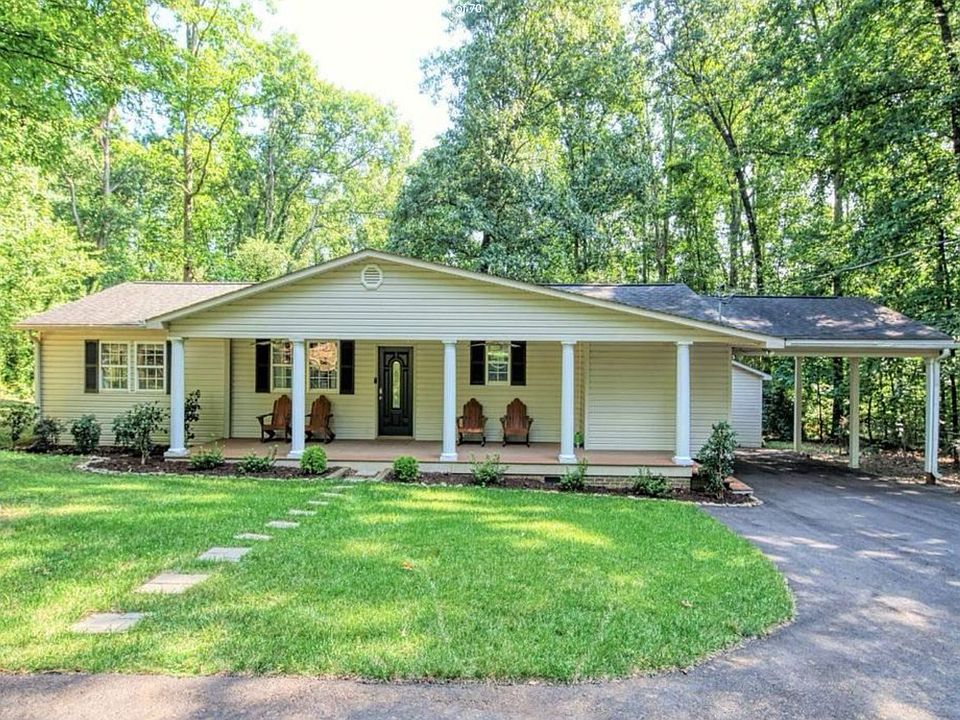 1st image of 9 Woodcrest Cir